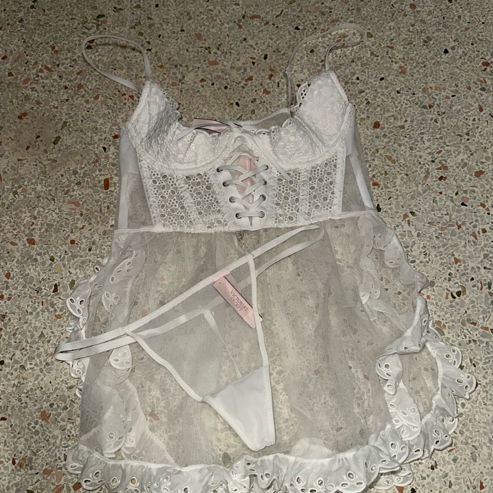 Victoria's Secret White Lace Chemise Set